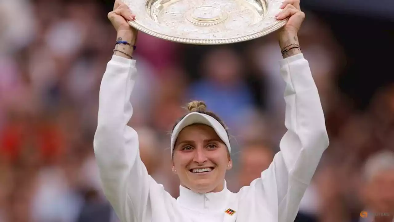 Unseeded Vondrousova stuns Jabeur to win Wimbledon title