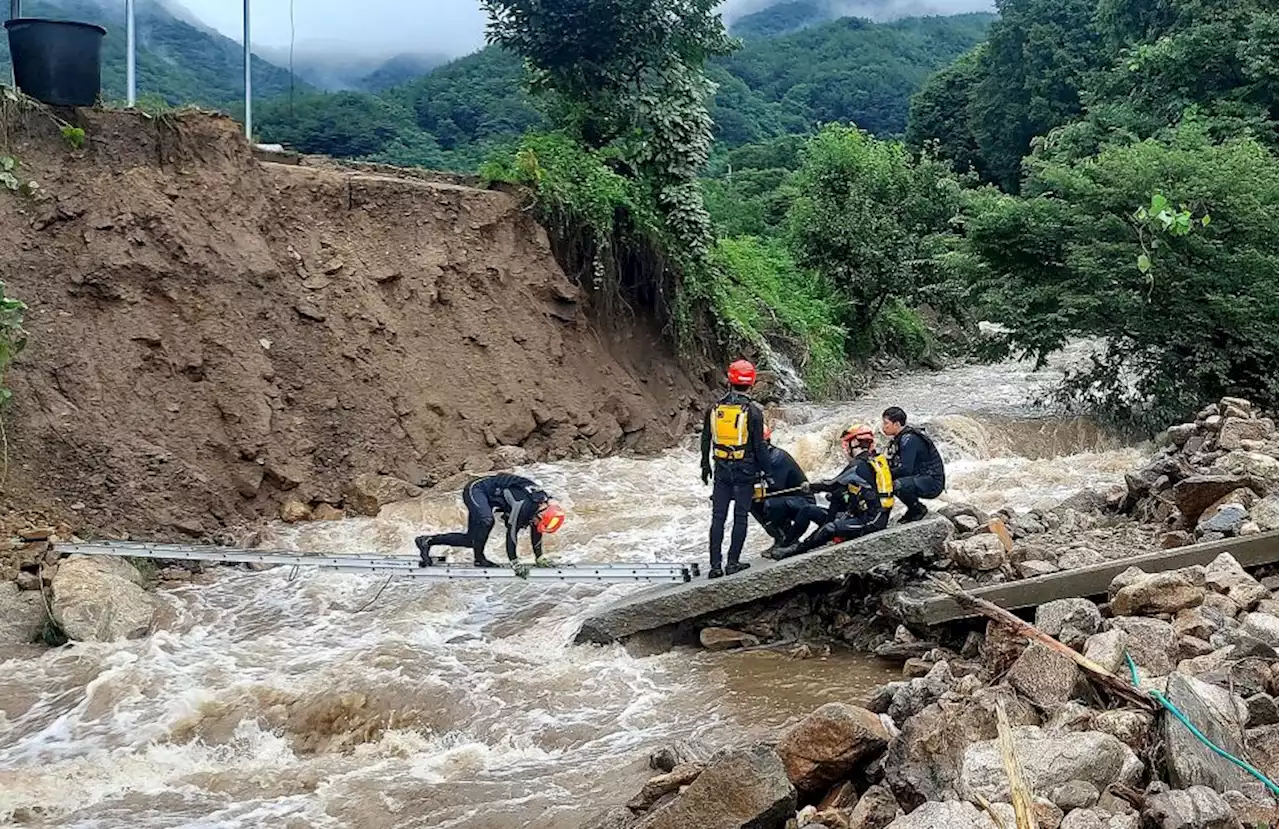 Deslizamentos de terra e inundações matam mais de 20 pessoas na Coreia do Sul