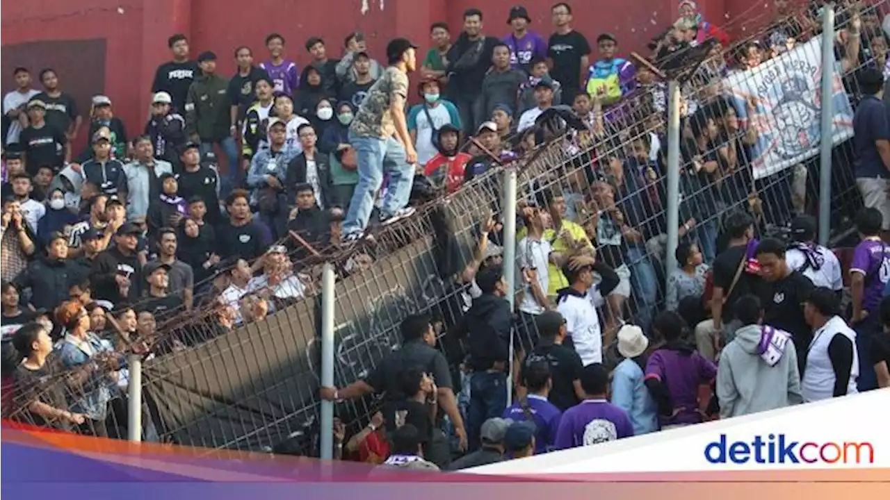 Laga Persik Kediri Vs Arema FC Diwarnai Kericuhan Suporter