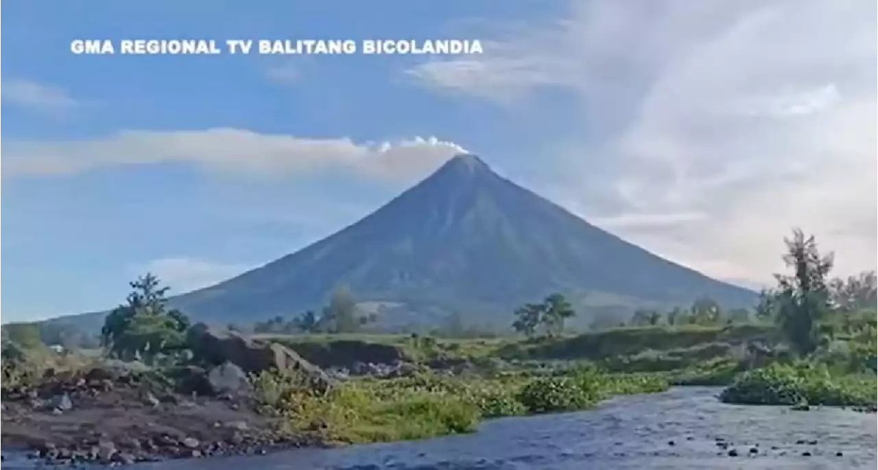 Mayon Volcano lava continues to flow; rockfall events, volcanic quakes recorded —PHIVOLCS