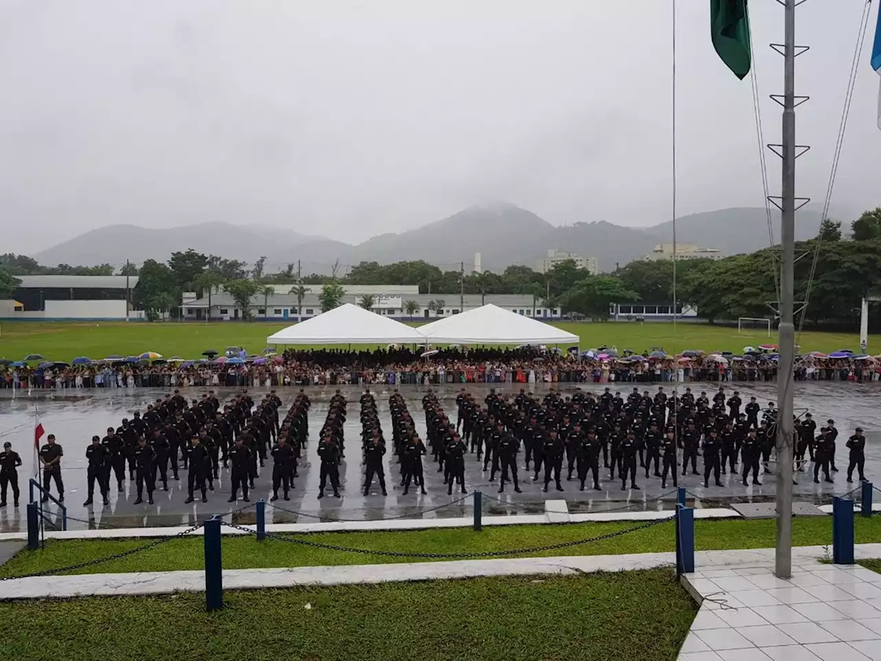 Mais de cem mil pessoas se inscreveram para concurso de soldado da Polícia Militar do Rio de Janeiro