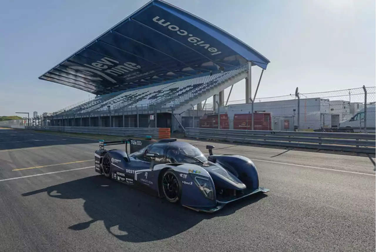 Estudantes desenvolvem carro de corrida elétrico com carregamento mais rápido do mundo