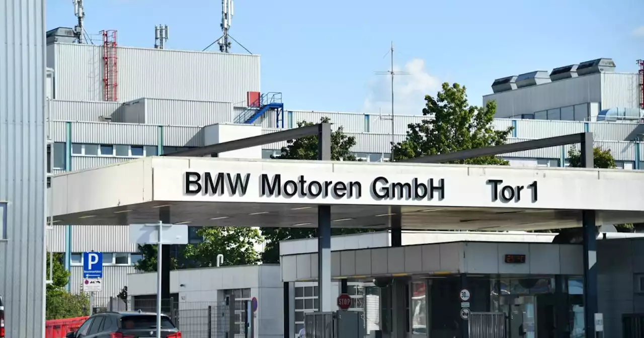 Großbrand im BMW-Werk Steyr: Rauchsäule über der ganzen Stadt