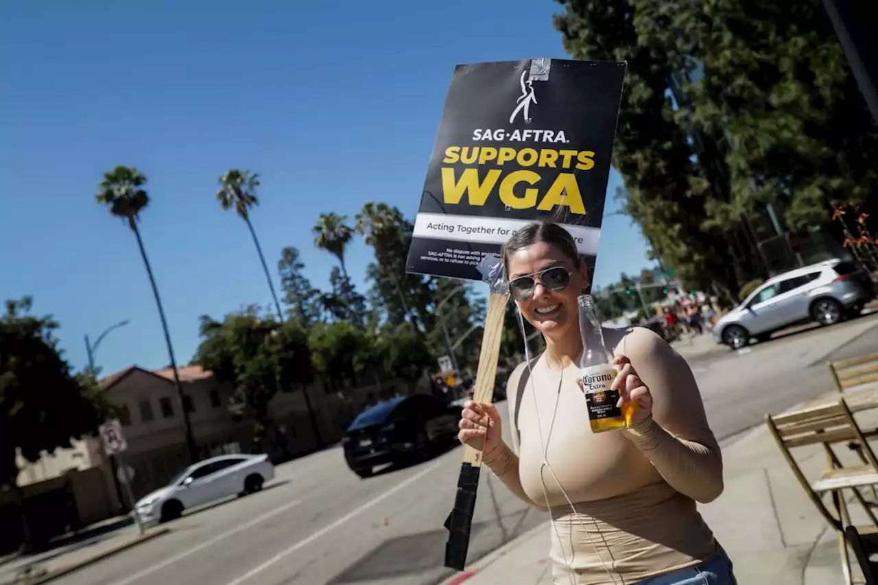 'Hot labor summer' meets actual heat wave: Los Angeles workers picket as temperatures soar