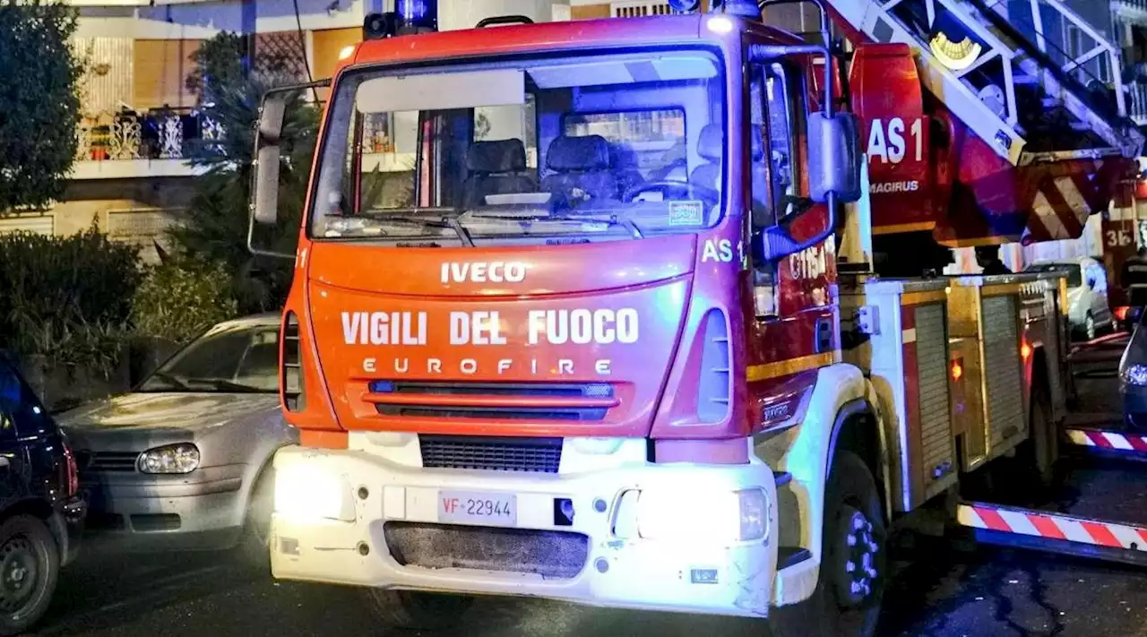 Milano, crolla palazzina di tre piani che era in ristrutturazione