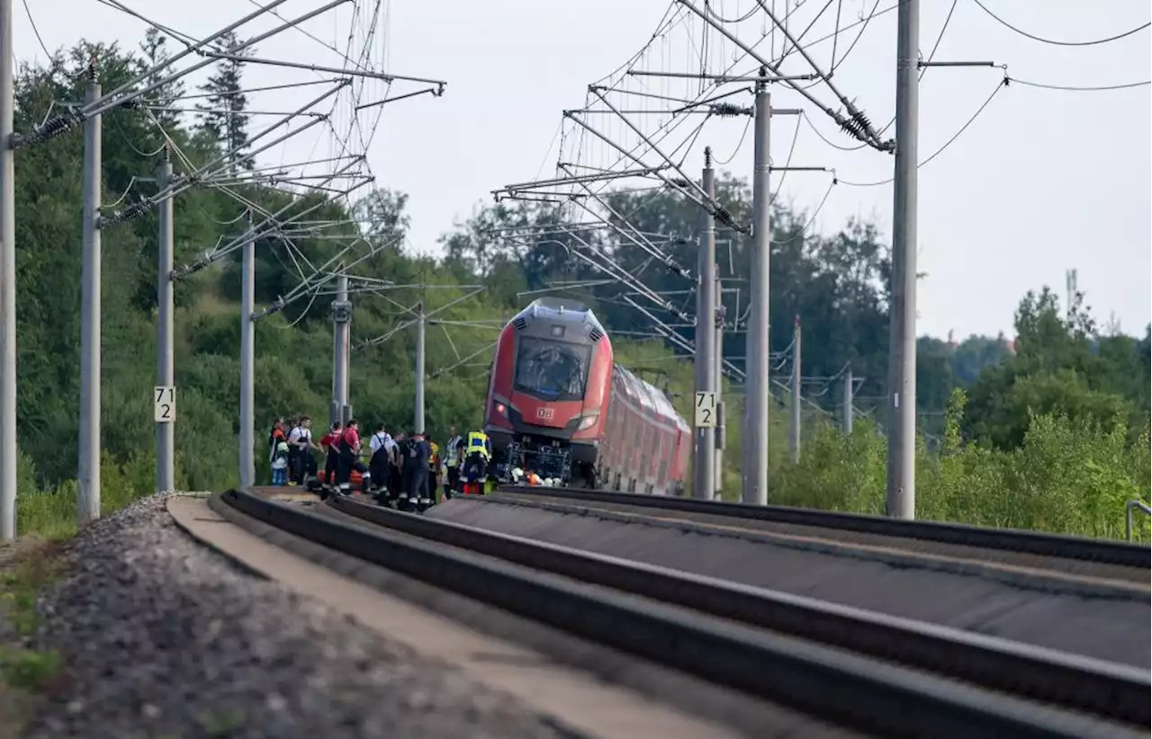 Notfall am Gleis: Über 500 Menschen bei brütender Hitze in gestoppten Zügen „gefangen“