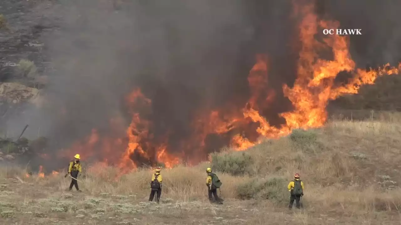 Quick-moving Rabbit Fire scorches thousands of acres in Moreno Valley