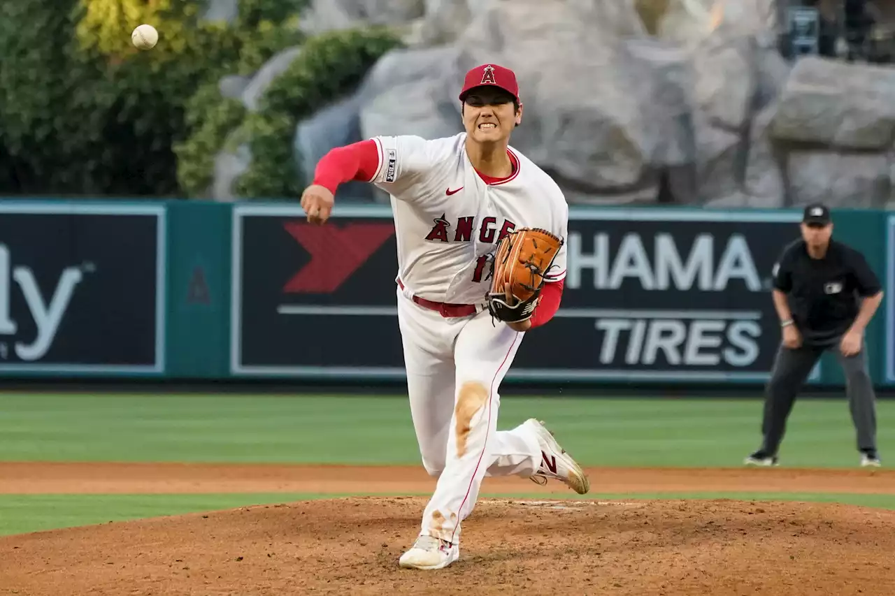 Shohei Ohtani exits in sixth inning with finger pain in Angels’ loss