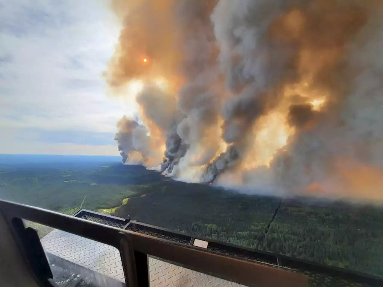 Military being mobilized to help fight B.C. wildfires: emergencies minister