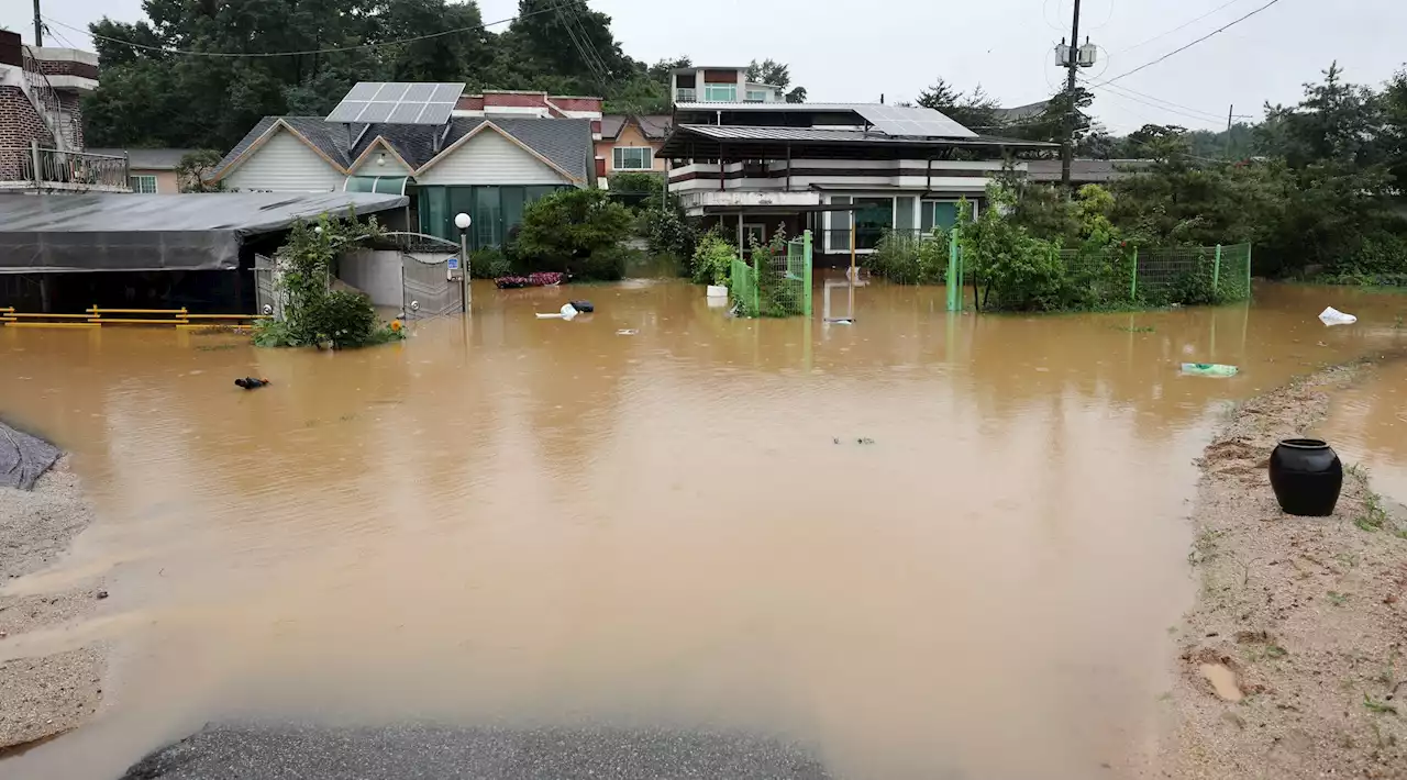 South Korea landslides, floods kill 7, over 1,000 evacuated