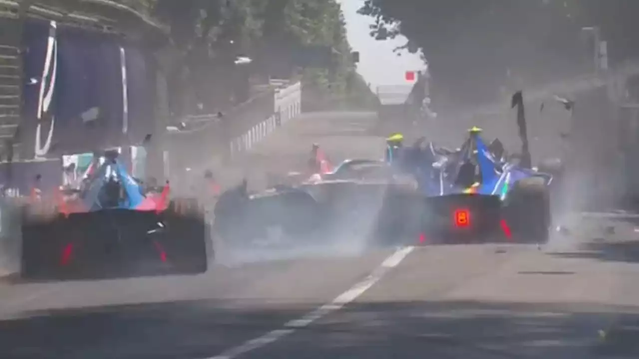 Formule E: cinq voitures impliquées dans un énorme crash à Rome