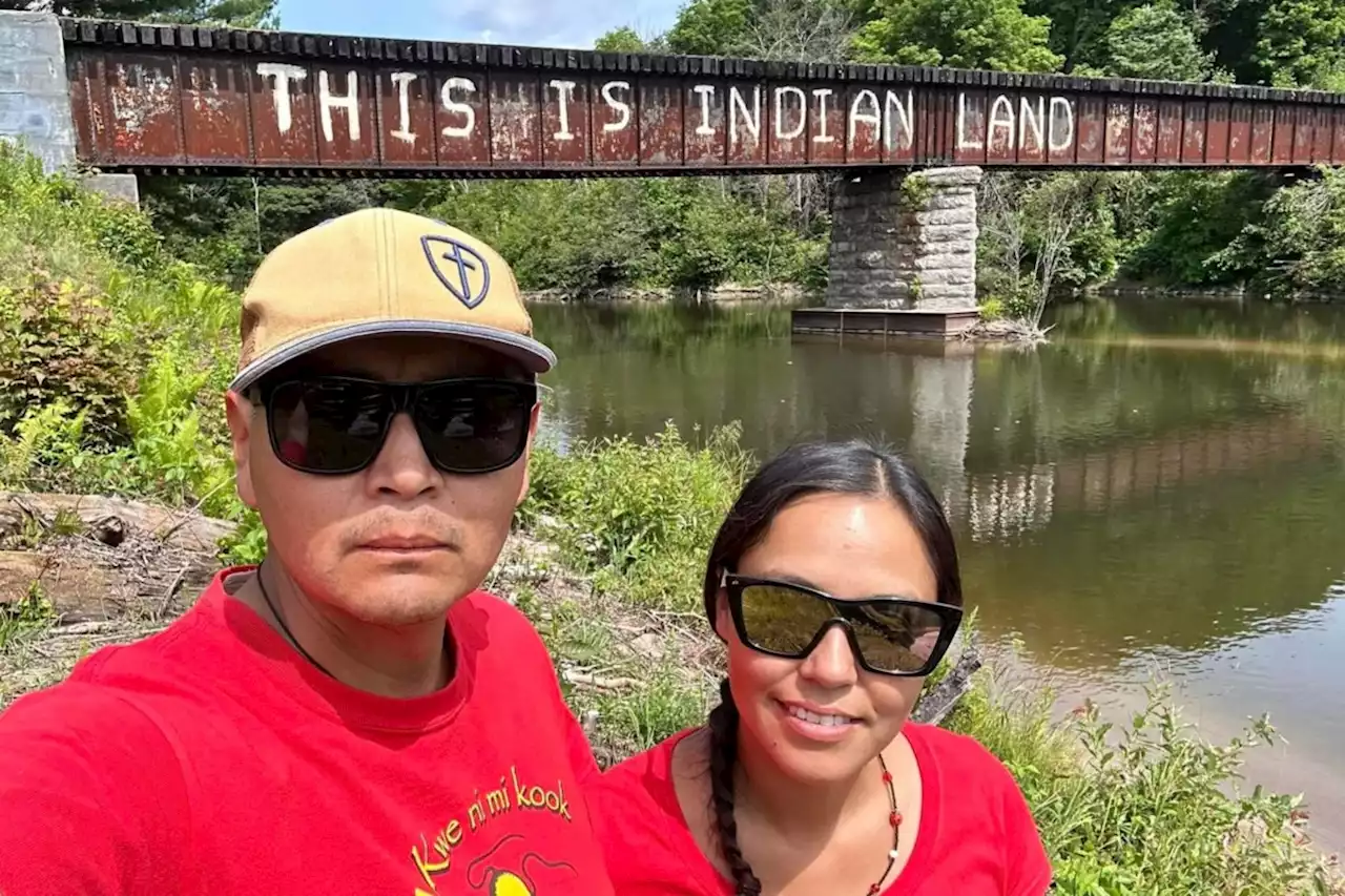 Couple passes through Sault on cross-country walk for missing, murdered Indigenous people