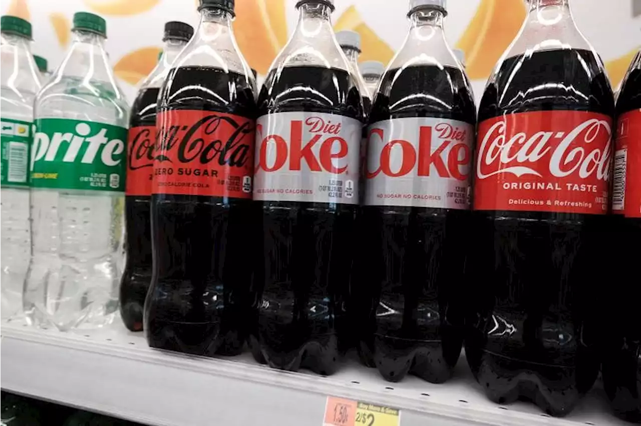 Despite aspartame warning, beverage companies likely to stick with it