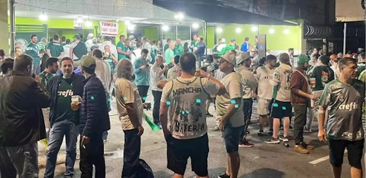 Prefeitura lacra dois bares que venderam bebida alcoólica perto do Allianz