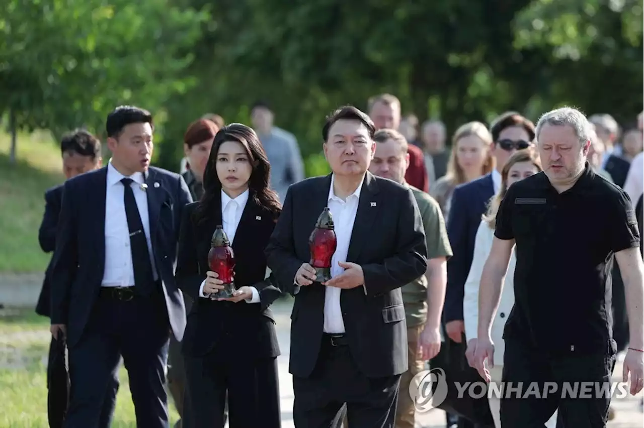 우크라 전격 방문 尹…바이든 등 각국 정상도 '지지·연대' 방문 | 연합뉴스