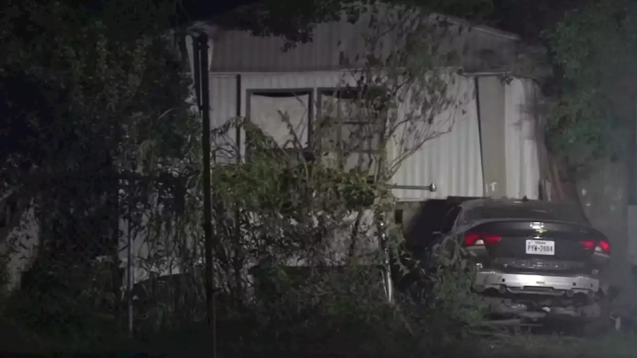 4 hospitalized after chase leads to crash into woman's north Harris County home, HCSO says