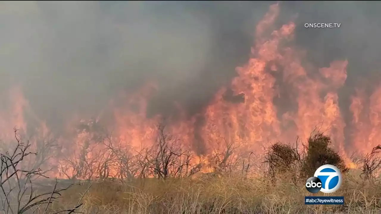 Firefighters battle 7,600-acre Rabbit Fire in Lakeview, 1 of 4 separate blazes in Riverside County