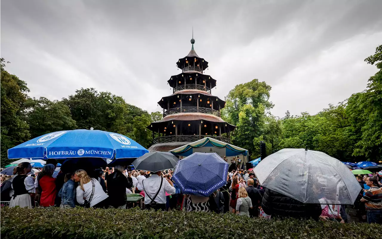 Tanz im Morgengrauen: Kocherlball im Englischen Garten