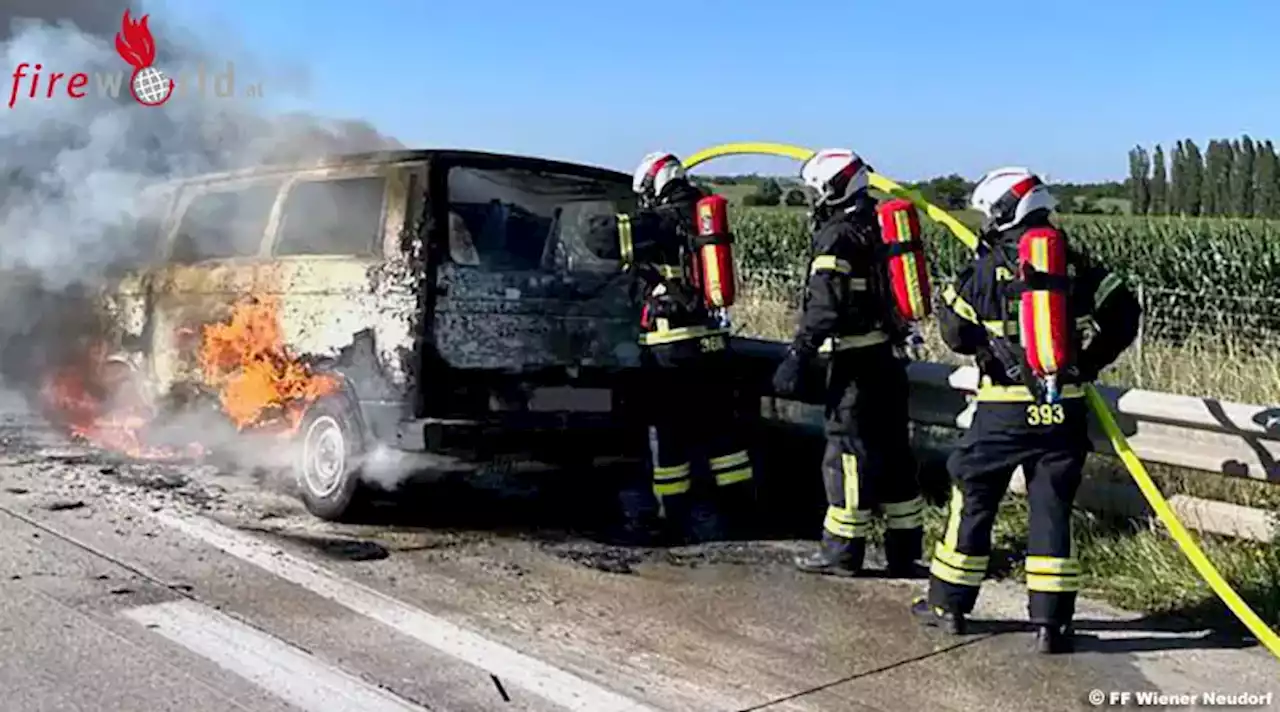 Nö: Fahrzeugvollbrand - Familie mit Kindern in Sicherheit