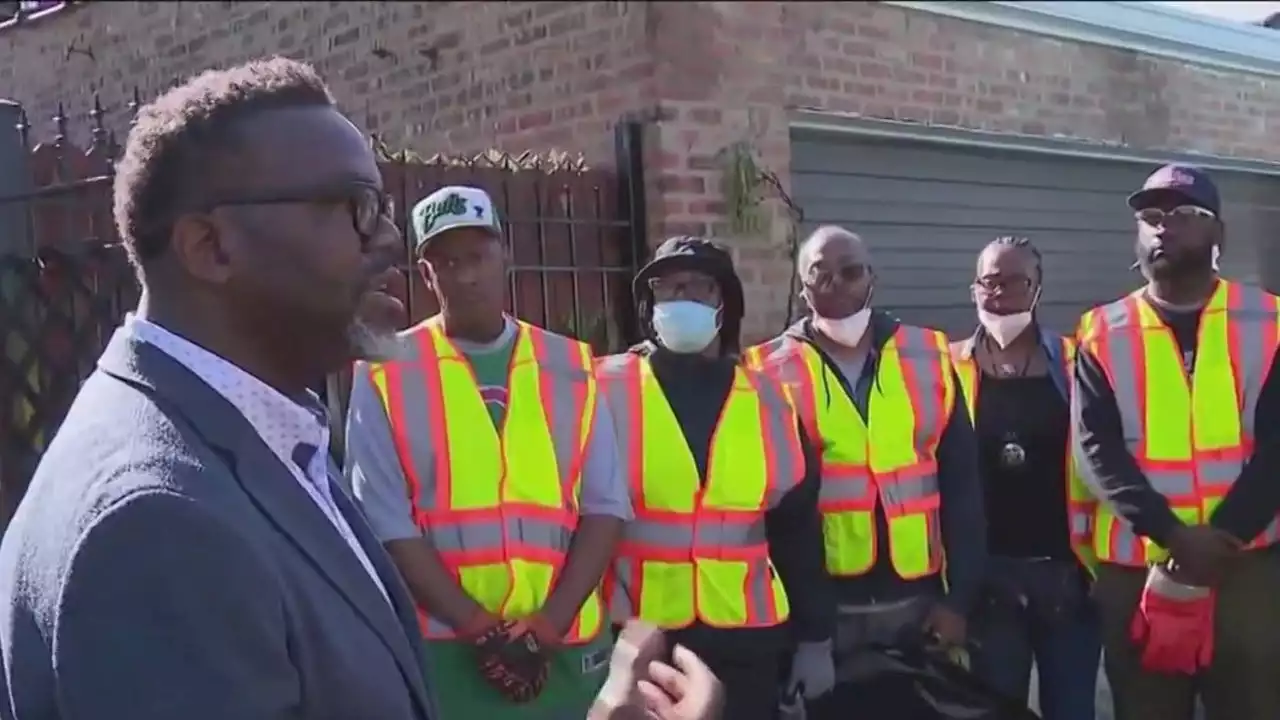 Chicago officials rally for federal assistance as flood victims seek relief