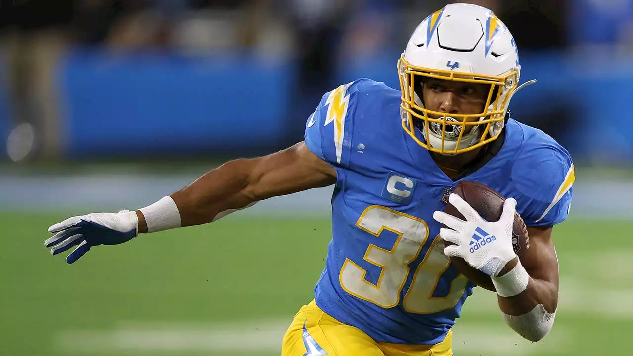 Austin Ekeler concerned about running back contracts, says RBs bring ‘more value’ to teams than backup WRs