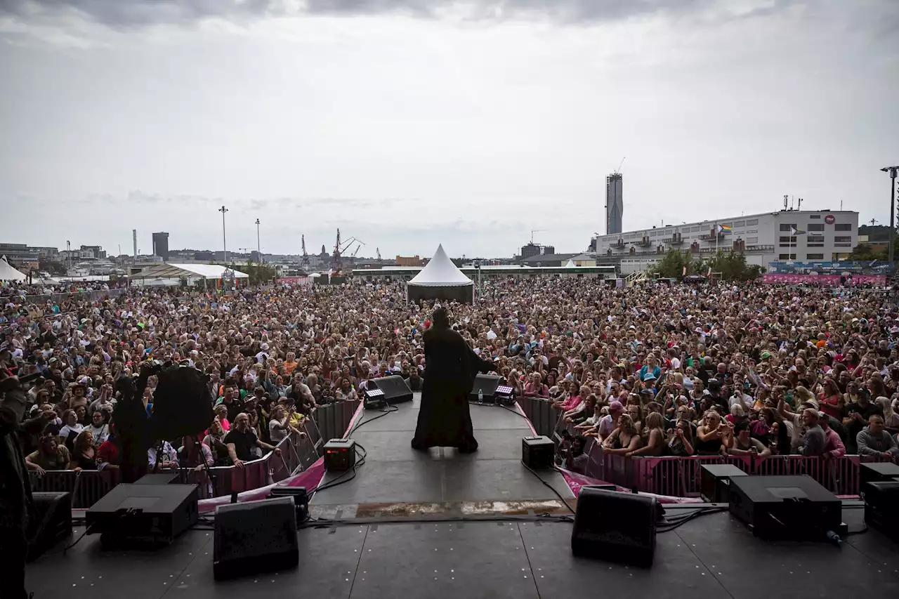 Folk vallfärdade till Frihamnen för festivalen ”Vi som älskar 90- och 00-talet”