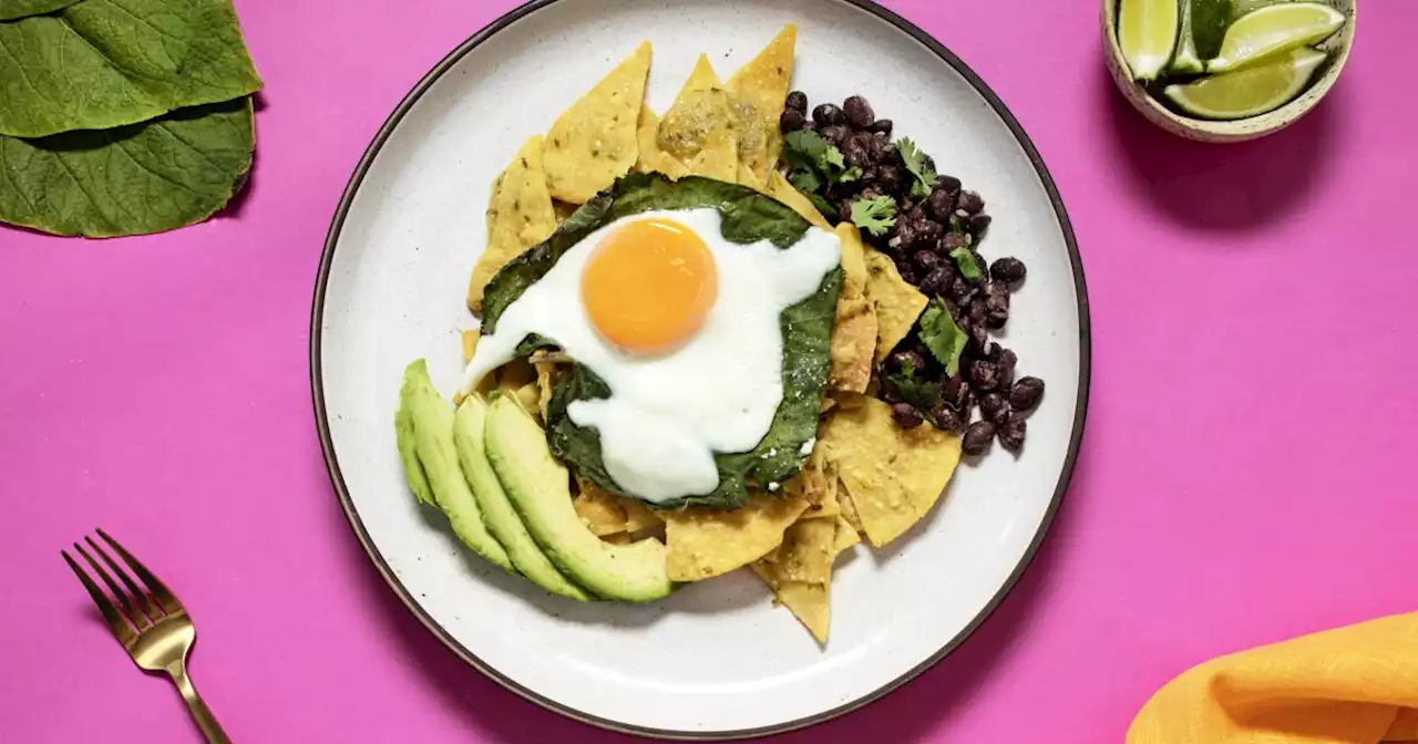 How to make chilaquiles for breakfast, lunch or dinner, in Vallarta and Oaxaca style