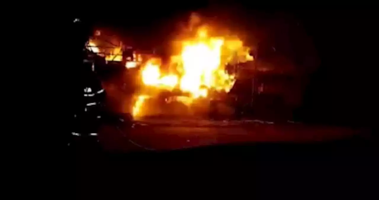 Express bus carrying 42 passengers catches fire near Bentong (VIDEO)