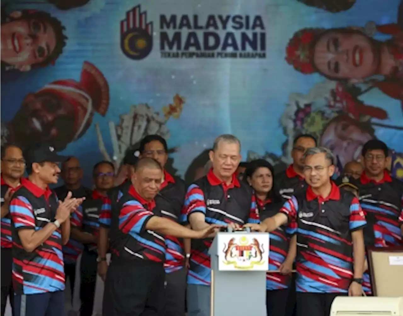 PM calls on Malaysians to continuously nurture patriotism spirit for a united society