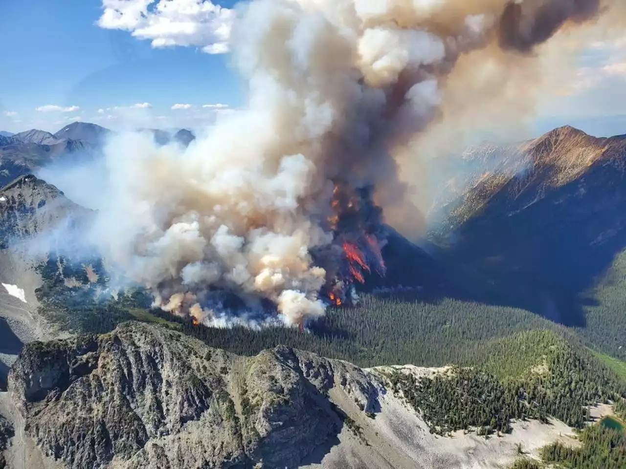 B.C. wildfires on the rise amid drought, federal help on the way