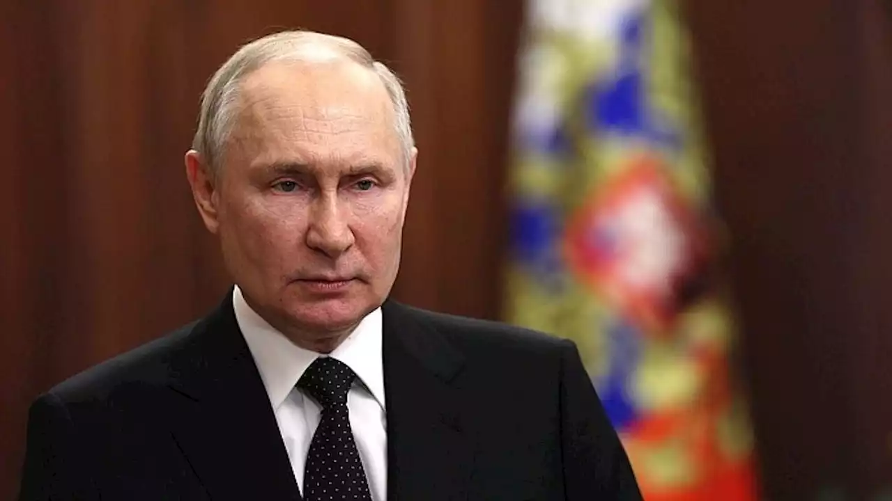 Rusia tiene 'suficientes' bombas de racimo: Putin