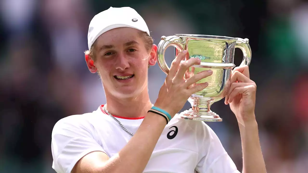 Teenager Henry Searle becomes first Brit to win Wimbledon boys' singles title in more than 60 years