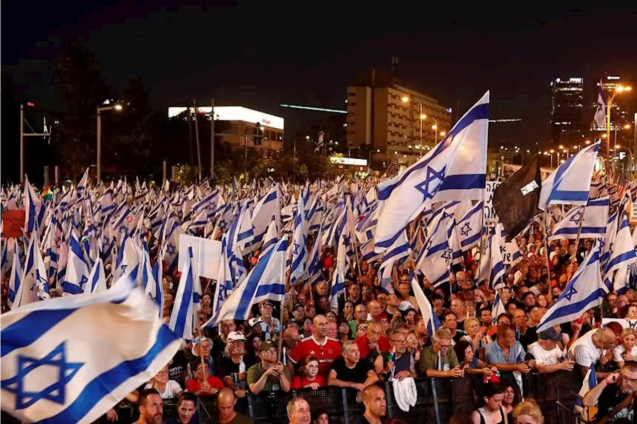 Israelis continue protests as judicial reform advances