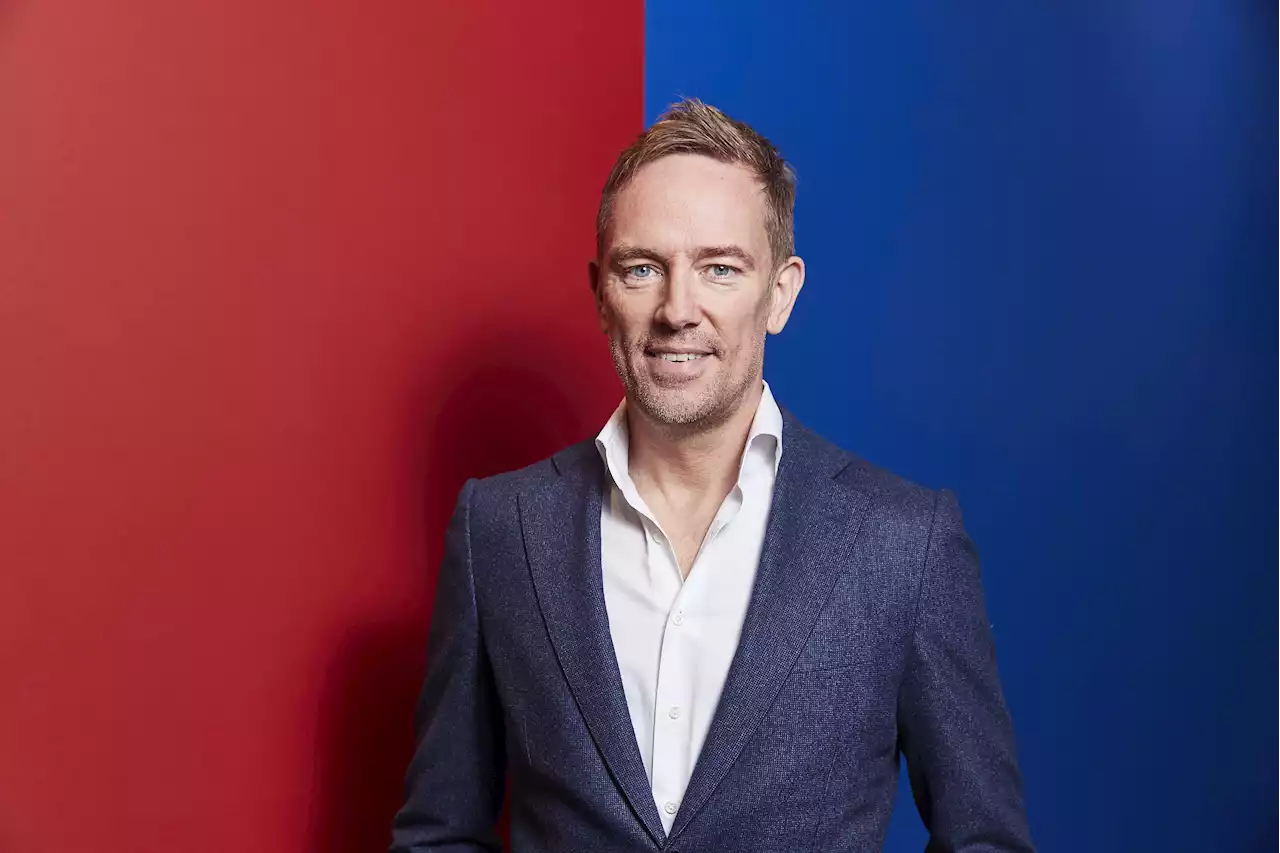 Simon Thomas named as Jeff Stelling's replacement to present Soccer Saturday