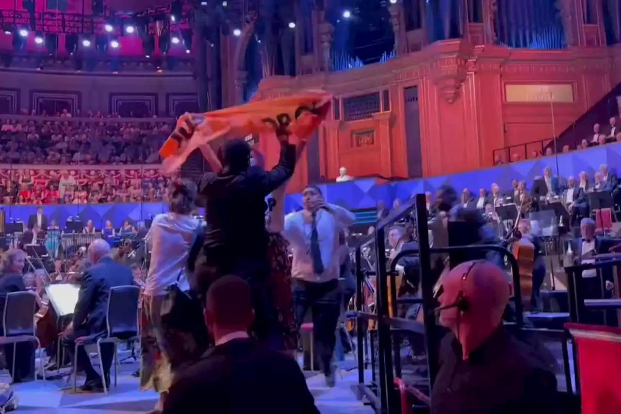 Shocking moment Just Stop Oil protesters leap onto the Royal Albert Hall stage