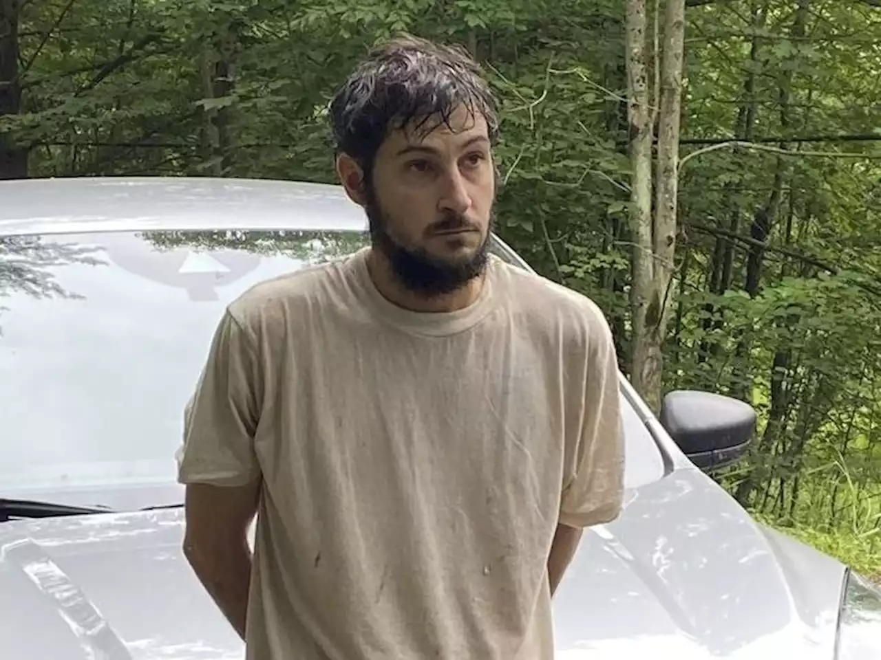 Couple checking out barking dog leads to capture of dangerous escapee