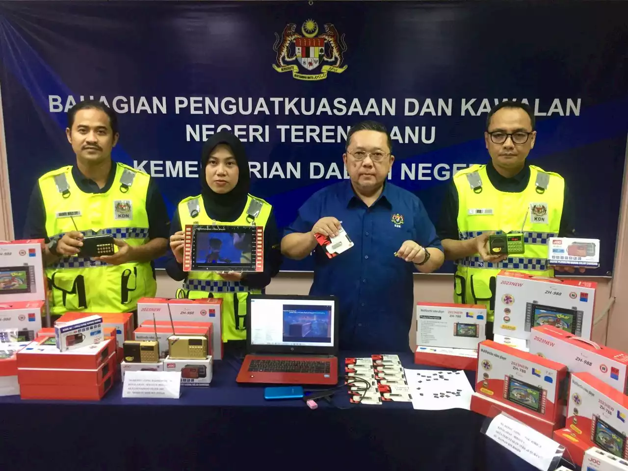 KDN rampas 117 bahan al-Quran, peranti elektronik tanpa kelulusan