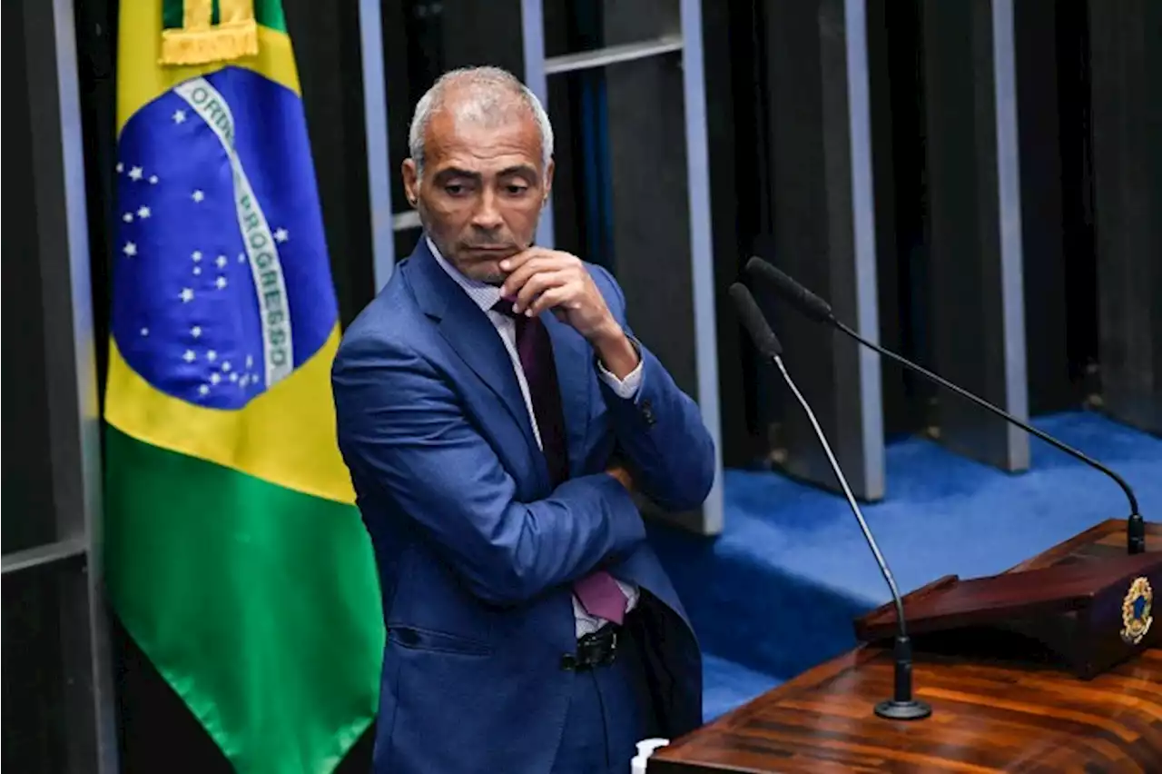 Quadro de Romário melhora, mas senador segue internado