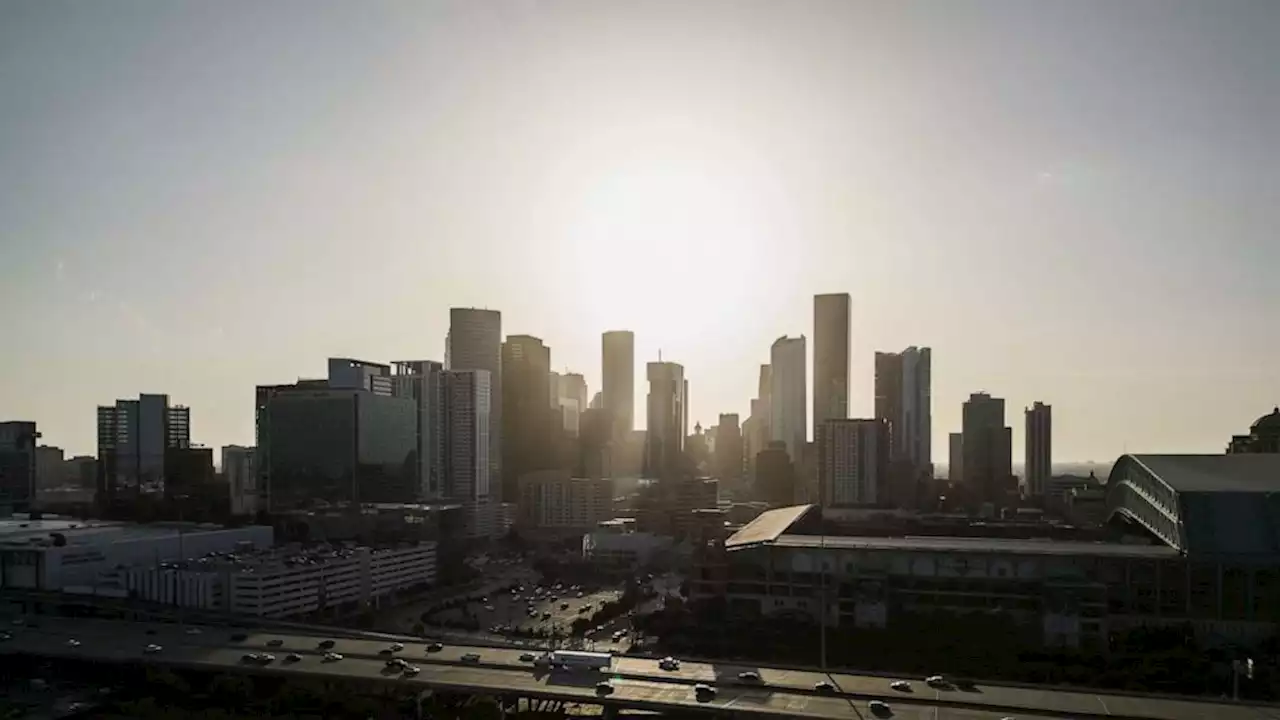 Houston confirms 1st heat-related death of the year amid extreme heat across US