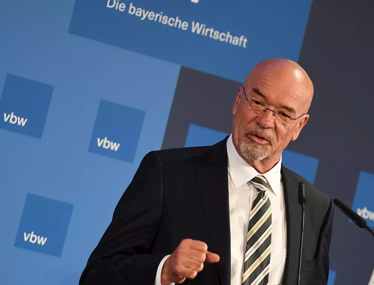 Hatz als oberster Vertreter der bayerischen Wirtschaft bestätigt