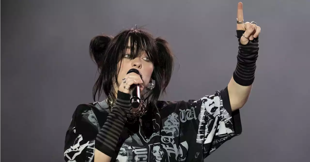 Billie Eilish Commented On The 'Dangerous' Trend Of Fans Throwing Things At Celebrities