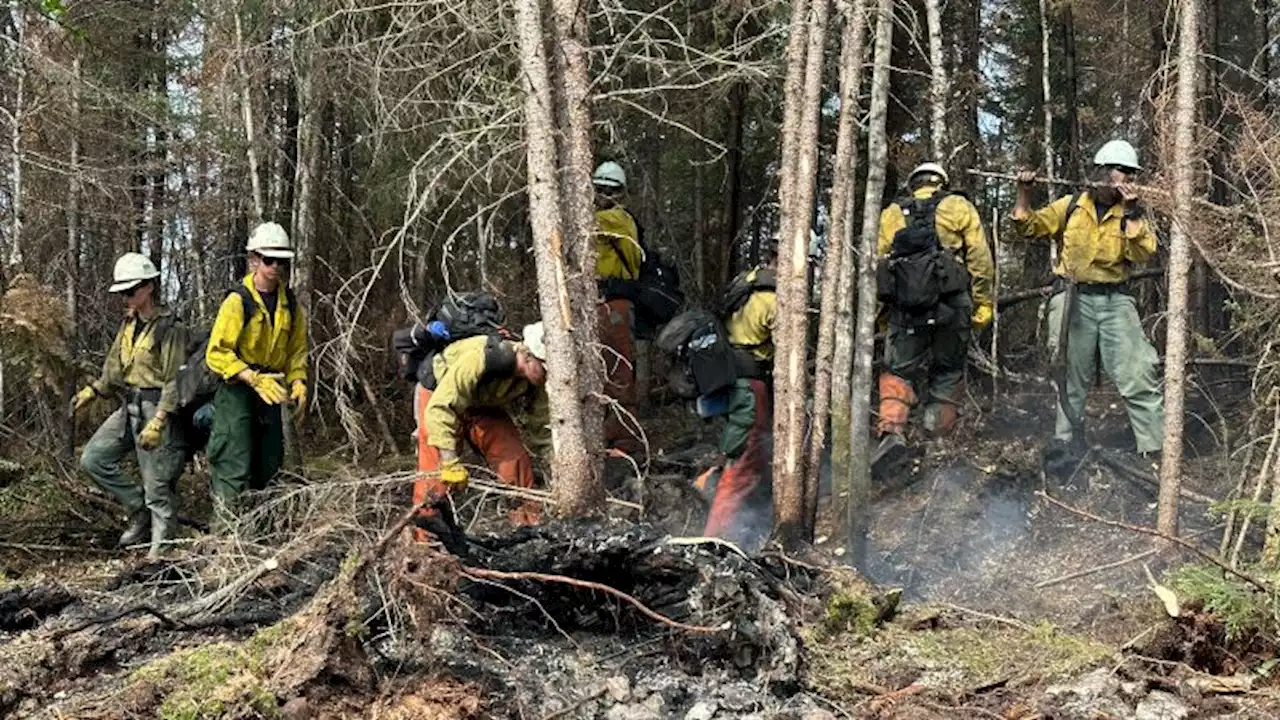 As wildfires gobble more Canadian acreage, crews struggle to even keep up | CNN