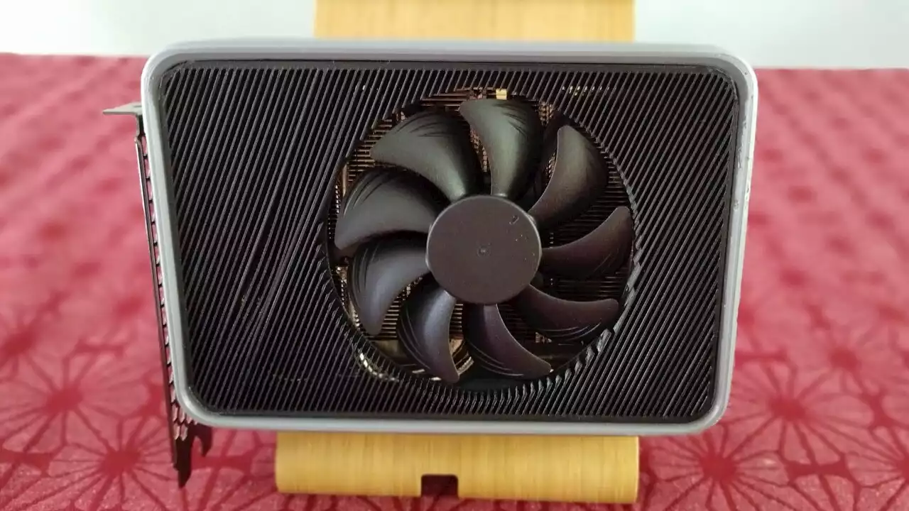 GPU-Mod: Reddit-User baut sich winzige GeForce RTX 3060 „FE“