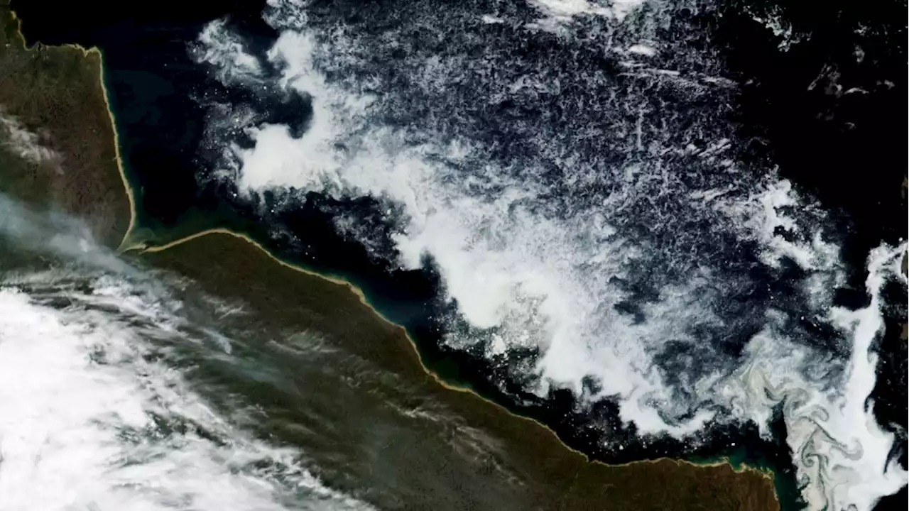 Satellite image shows Hudson Bay sea ice breaking up earlier than usual