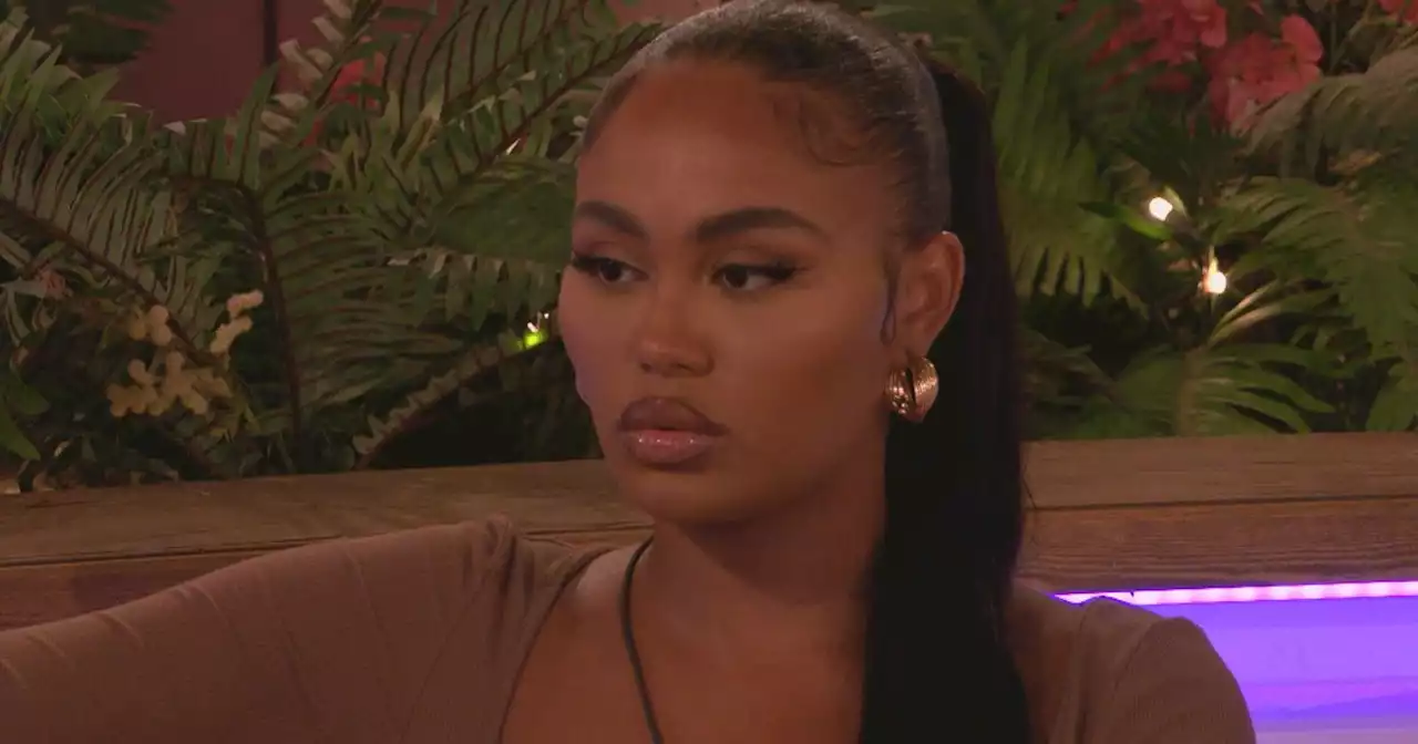 Love Island fans 'in stitches' at Ella Thomas throws shade at Ella B