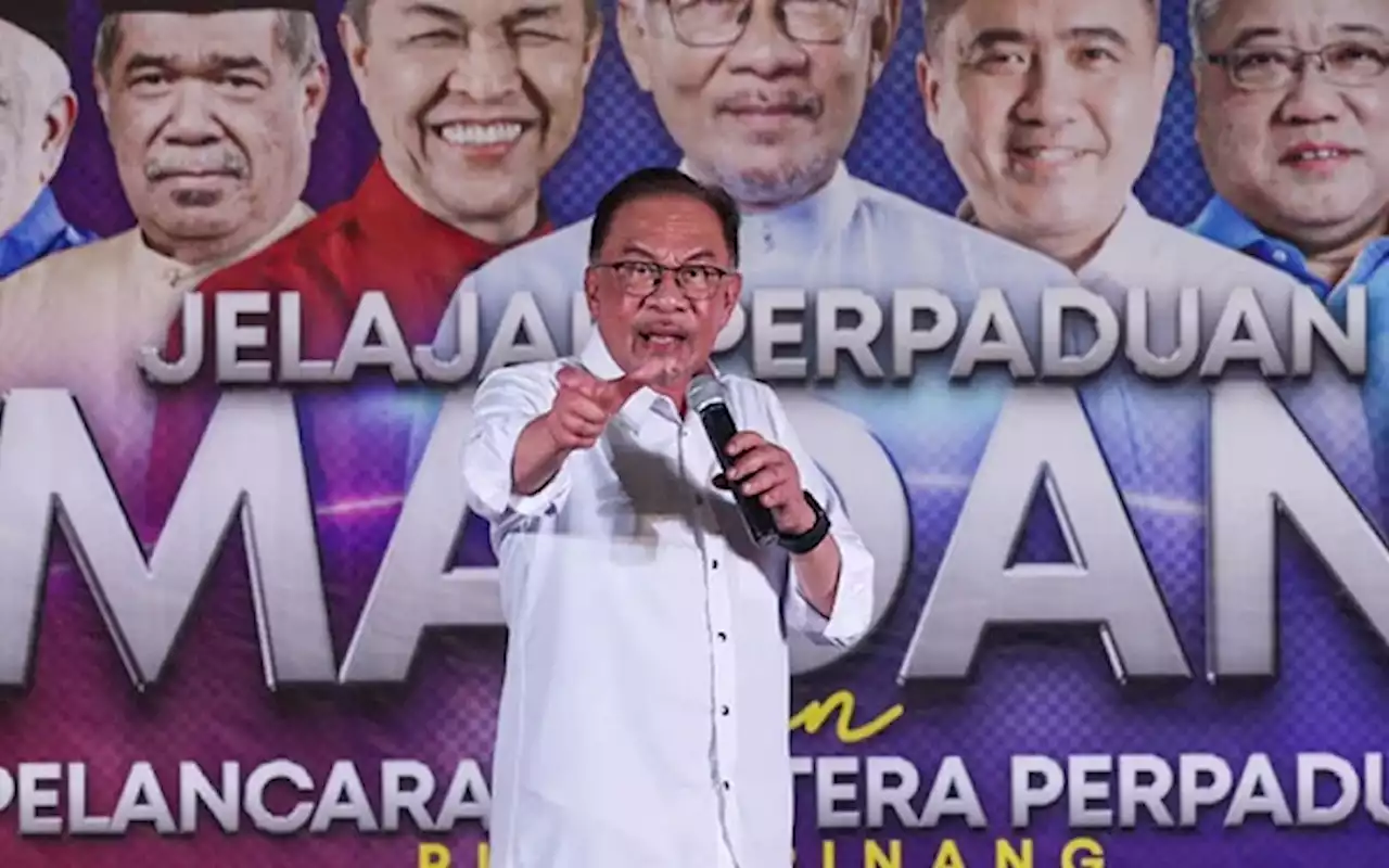 Anwar defends ‘principled’ Zahid, calls DAP ‘part of our family’