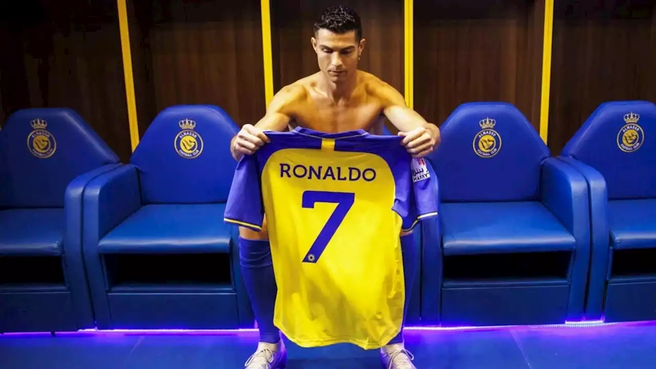 Cristiano Ronaldo se torna o jogador de futebol mais bem pago de 2023