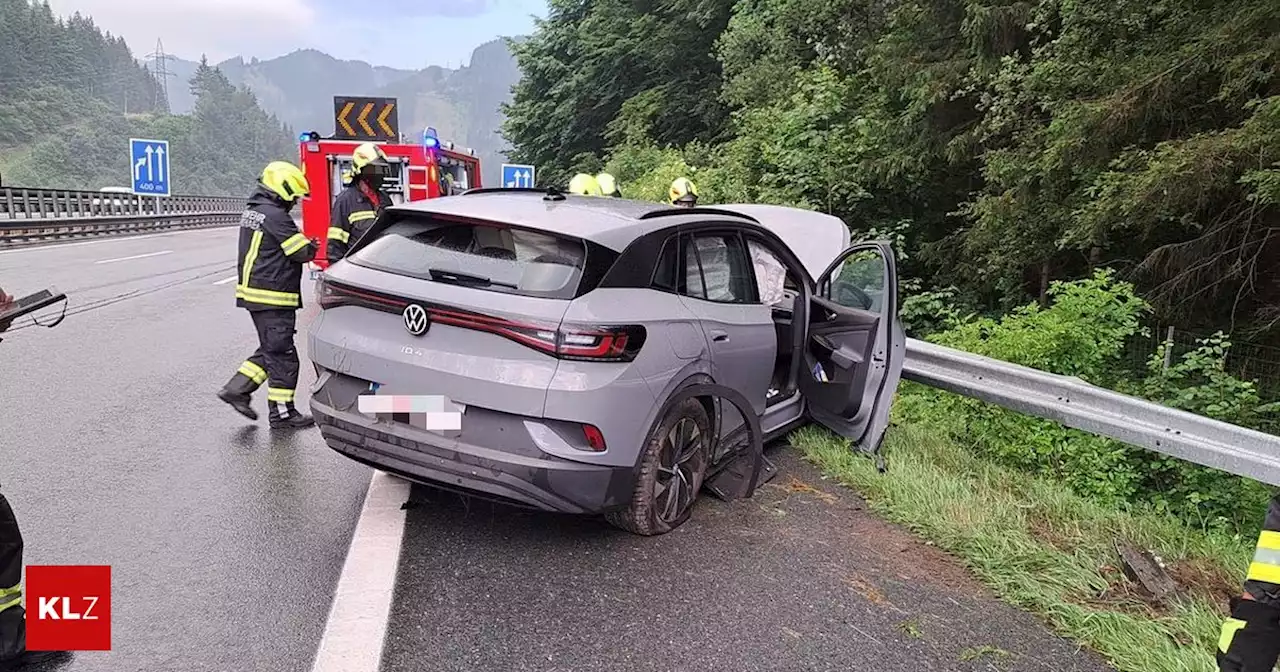 A9 bei St. Michael: Pkw krachte gegen die Leitschiene, Insassen wurden verletzt