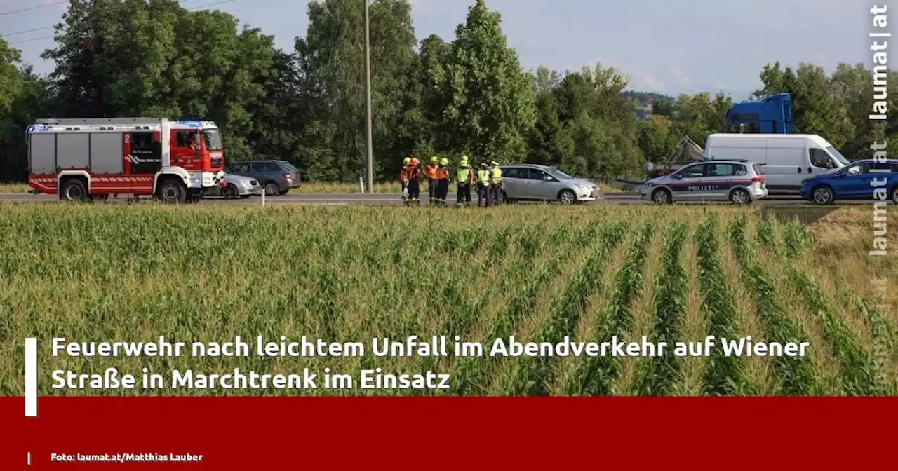 Feuerwehr nach leichtem Unfall im Abendverkehr auf Wiener Straße in Marchtrenk im Einsatz | laumat|at