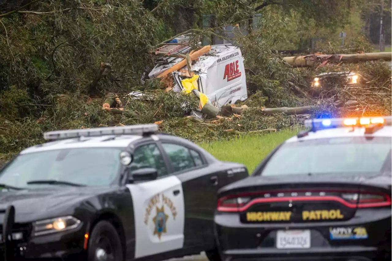 One dead, one arrested in suspected fatal DUI wreck on Byron Highway